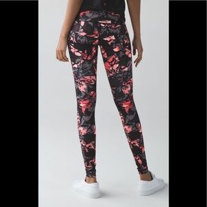 Lululemon Wunder Under Pant (Hi-Rise)
Paint Storm